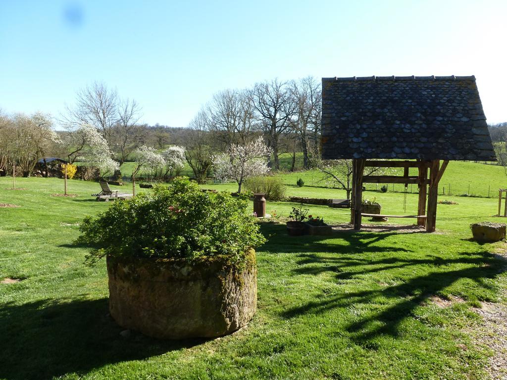 Chambres D'Hotes Du Hameau Les Brunes Bozouls Exterior photo